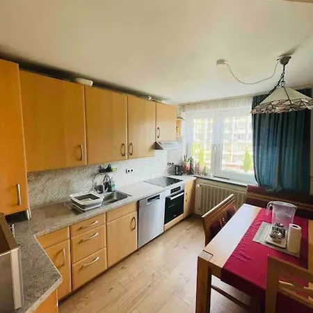 Elegant Haven, Centrally Located In 公寓
