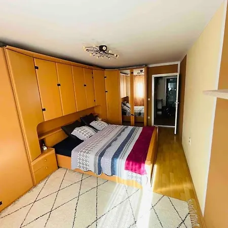 Elegant Haven, Centrally Located In * Munich